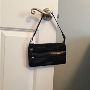 Small black GAP leather purse